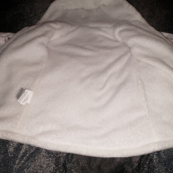 Baby robe - Picture 2 of 2